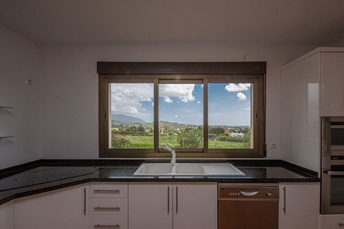 3 sypialnia Willa na sprzedaż w La Cala de Mijas z basenem - 880 000 € (Ref: 10019965)