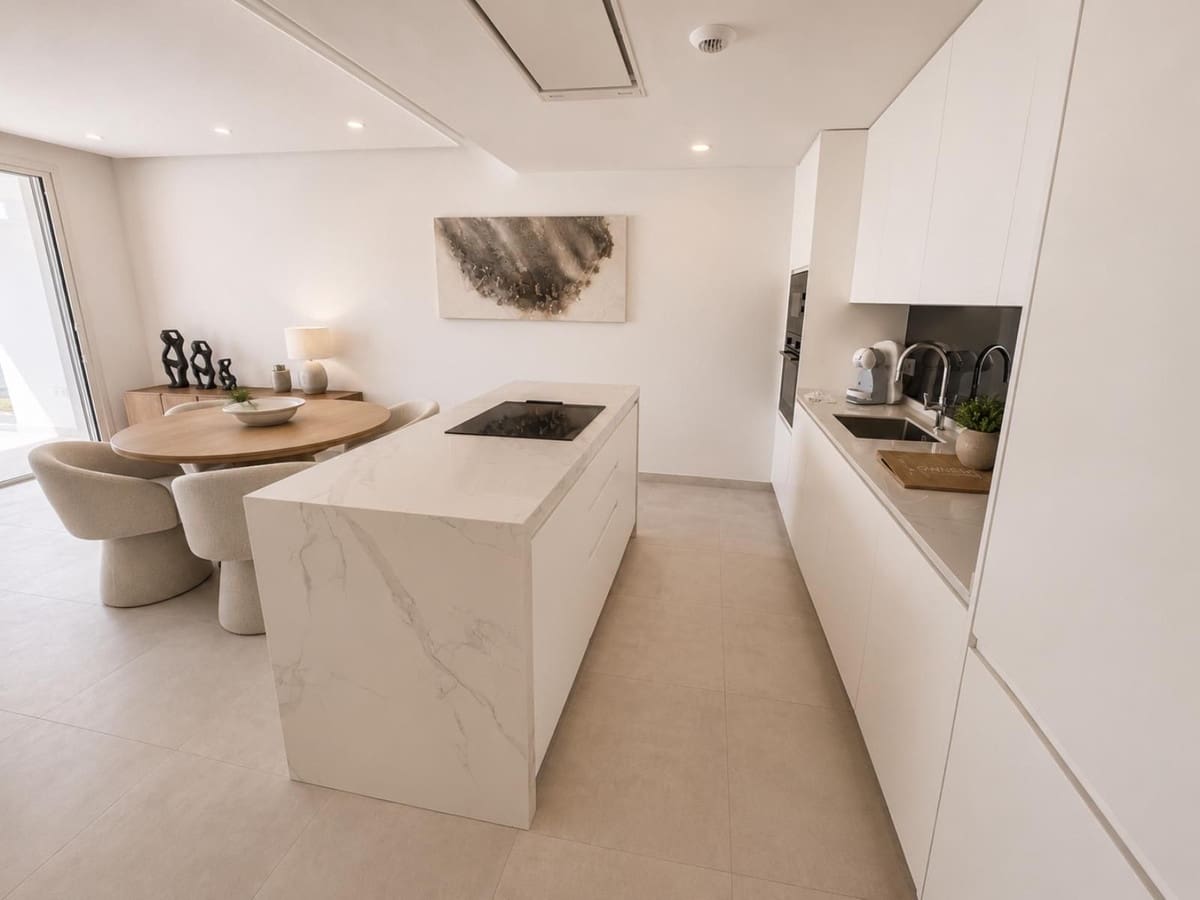 3 slaapkamer Appartement te koop in La Cala de Mijas met zwembad - € 990.000 (Ref: 10019968)
