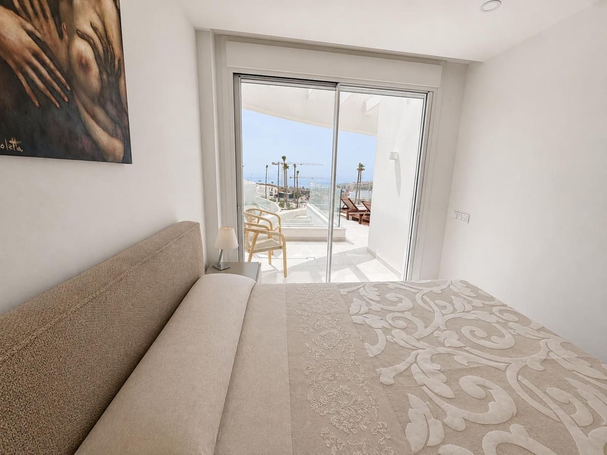 3 slaapkamer Appartement te koop in La Cala de Mijas met zwembad - € 990.000 (Ref: 10019968)