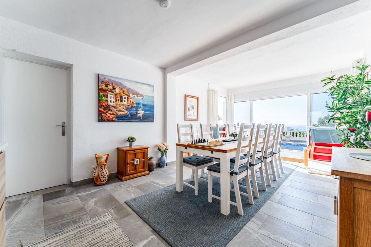 6 slaapkamer Villa te koop in La Cala de Mijas met zwembad - € 1.580.000 (Ref: 10019970)