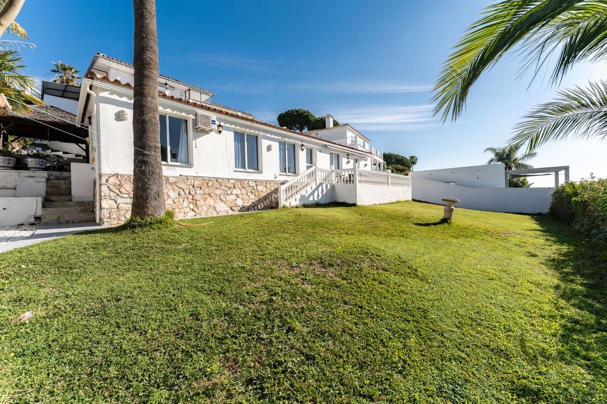 6 slaapkamer Villa te koop in La Cala de Mijas met zwembad - € 1.580.000 (Ref: 10019970)