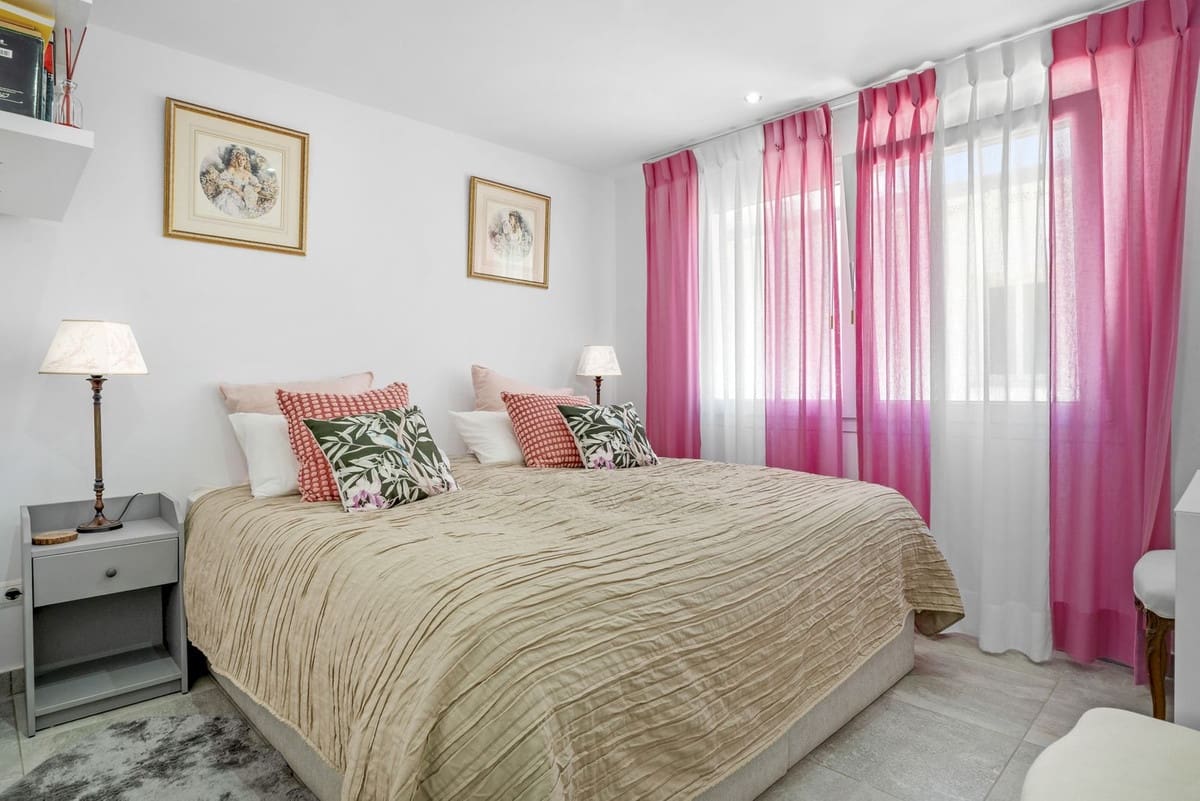 3 bedroom Townhouse for sale in La Cala de Mijas - € 980,000 (Ref: 10019971)