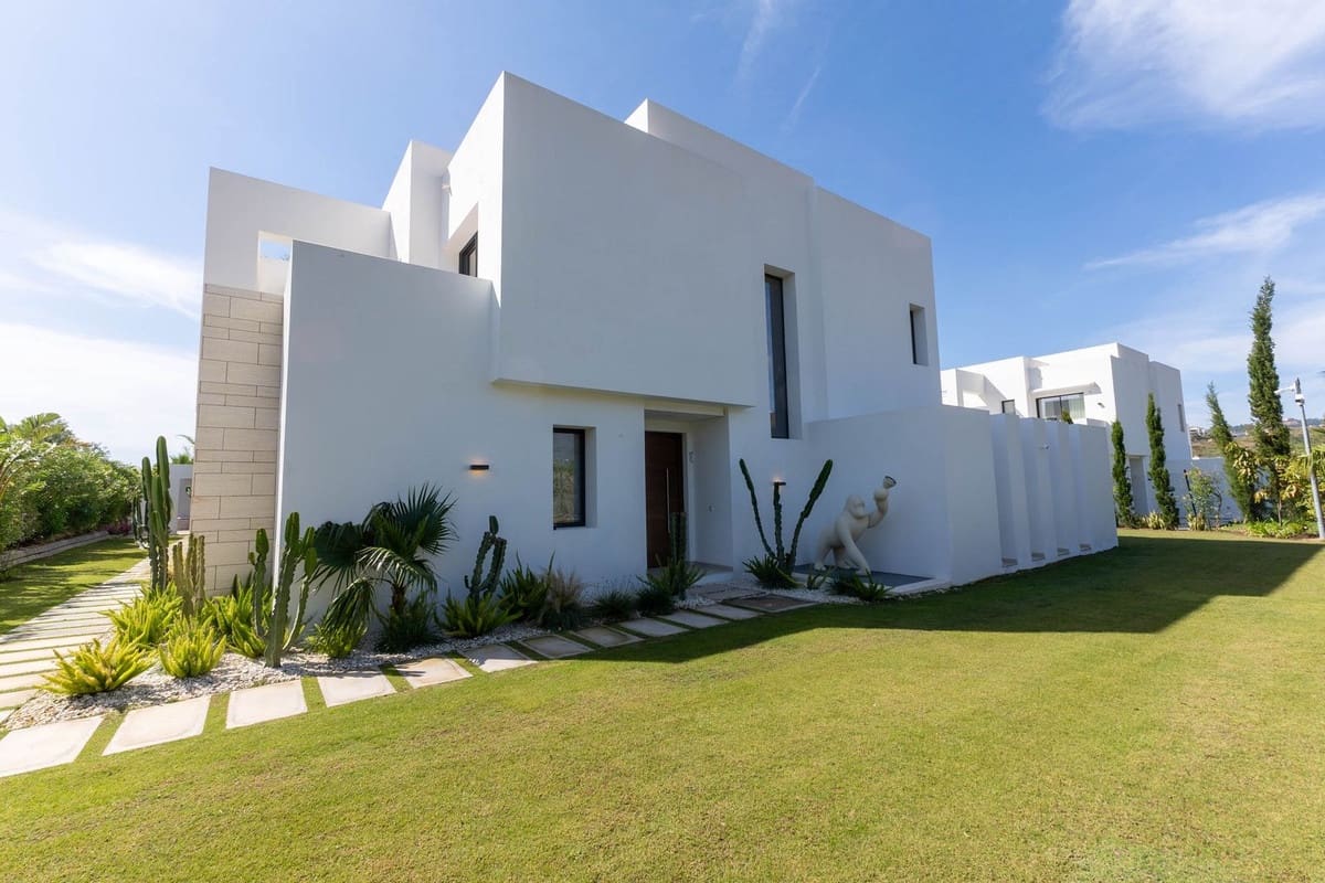 7 sovrum Villa till salu i La Cala Golf med pool - 2 900 000 € (Ref: 10019975)