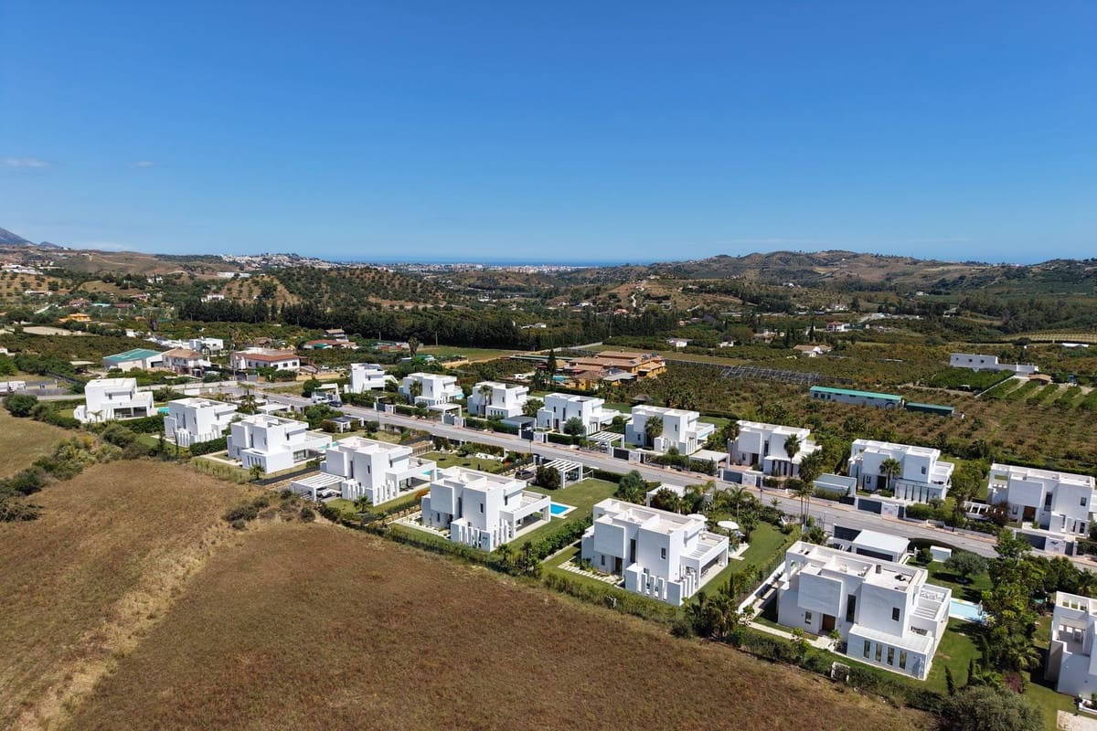 7 sovrum Villa till salu i La Cala Golf med pool - 2 900 000 € (Ref: 10019975)
