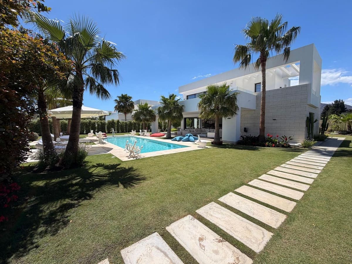 7 sovrum Villa till salu i La Cala Golf med pool - 2 900 000 € (Ref: 10019975)