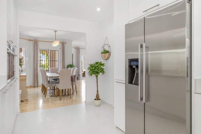 3 bedroom Villa for sale in El Chaparral, Mijas with pool garage - € 875,000 (Ref: 10019976)