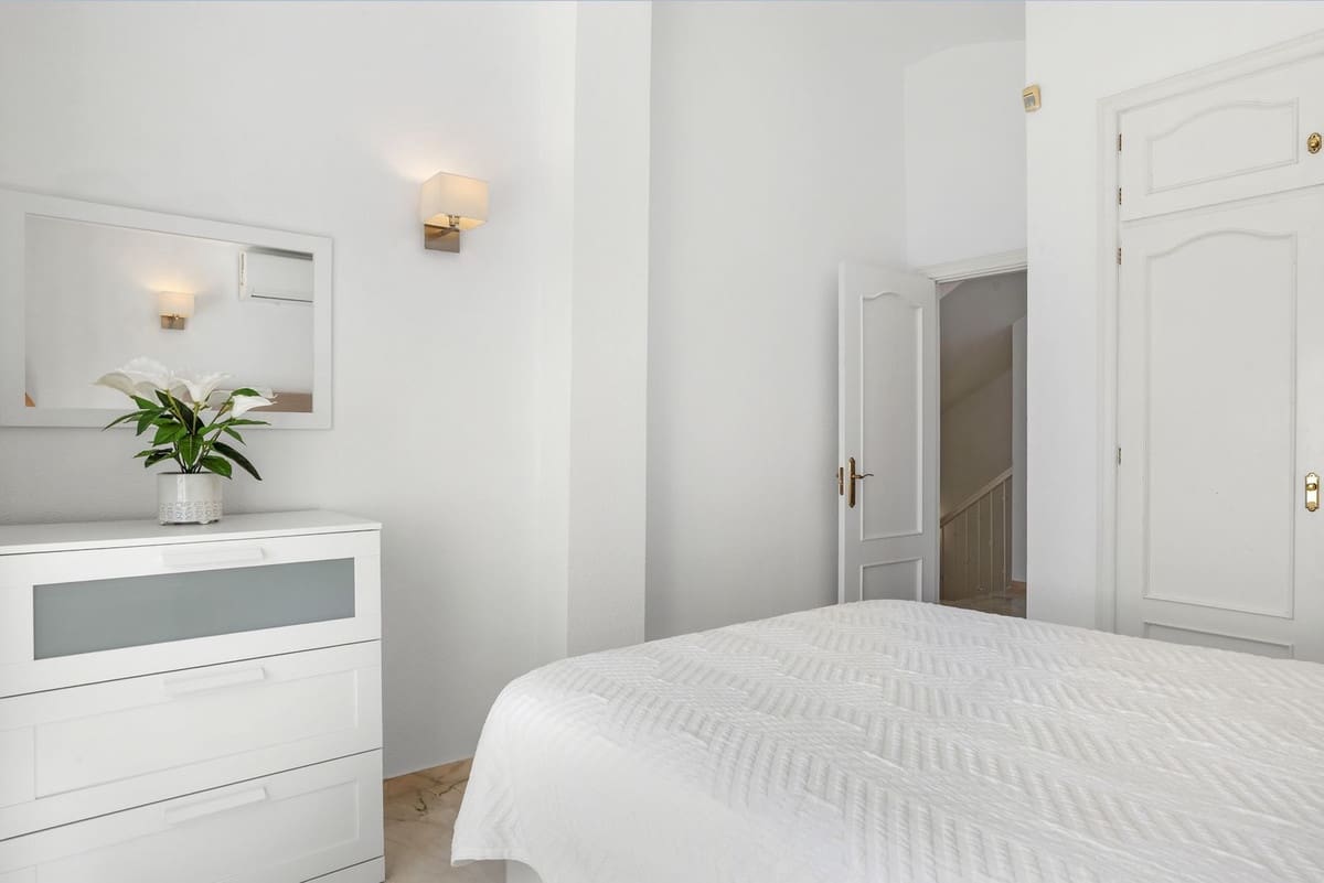 3 bedroom Villa for sale in El Chaparral with pool garage - € 875,000 (Ref: 10019976)