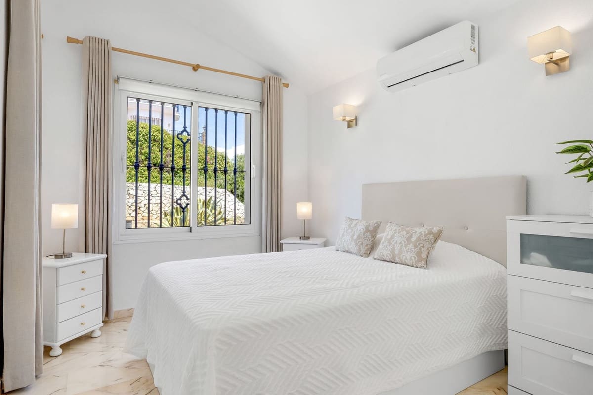 3 bedroom Villa for sale in El Chaparral with pool garage - € 875,000 (Ref: 10019976)