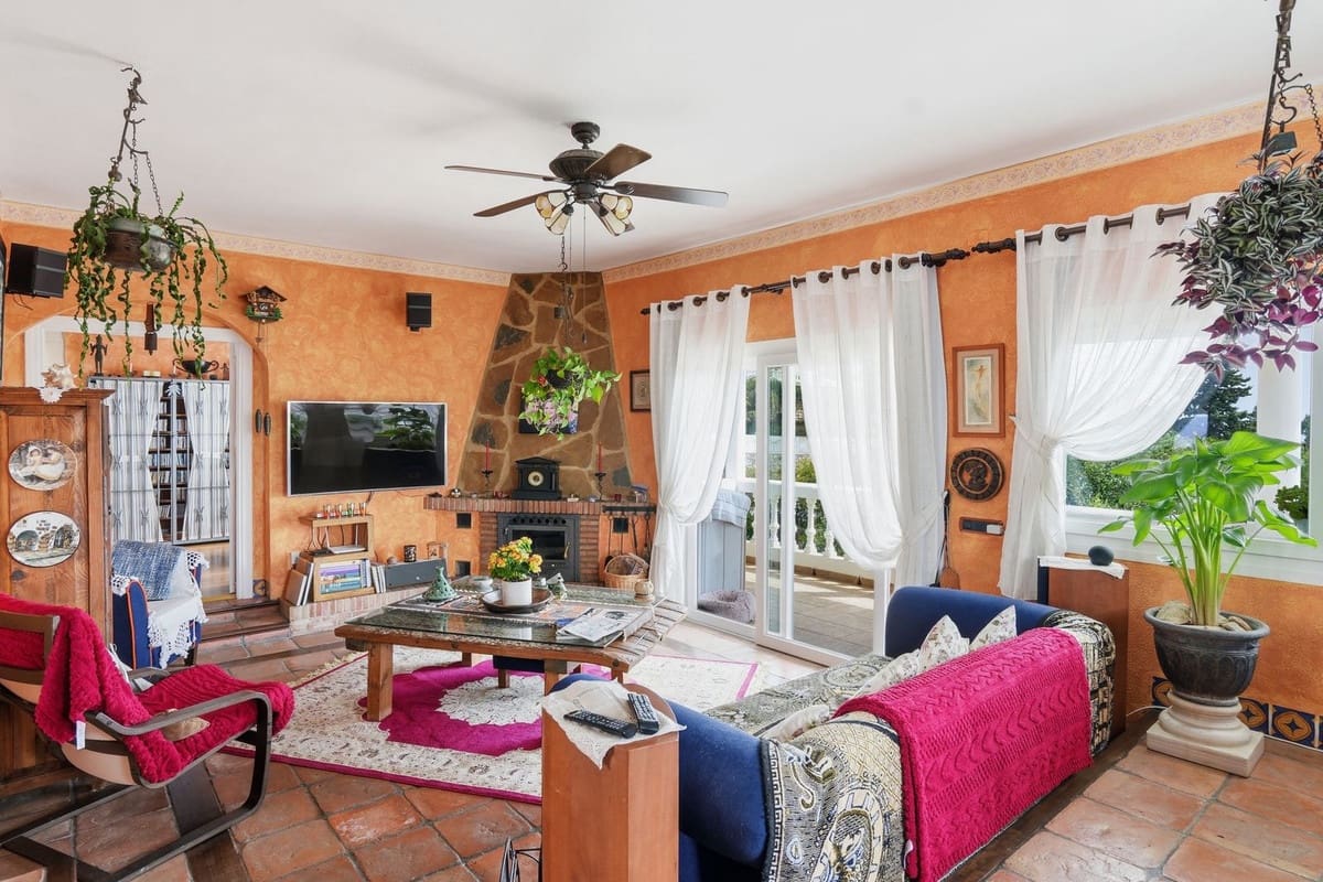 3 slaapkamer Villa te koop in La Cala de Mijas met zwembad - € 900.000 (Ref: 10019977)