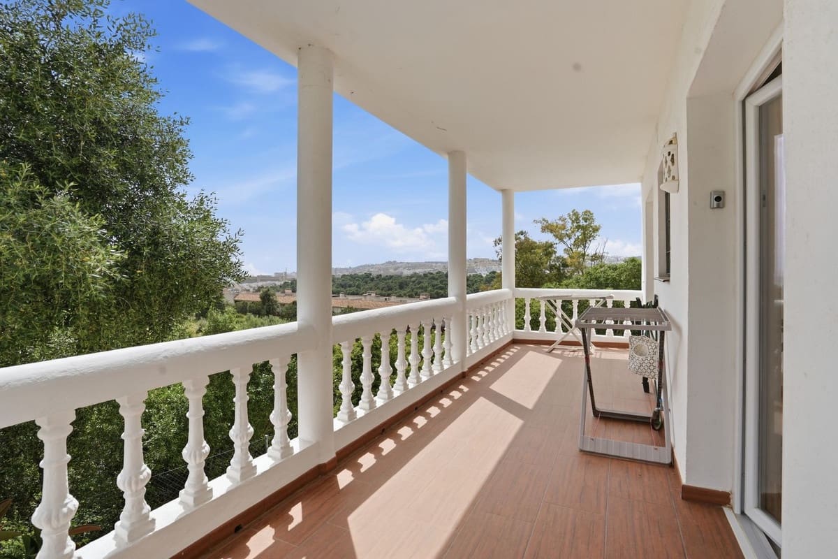 3 slaapkamer Villa te koop in La Cala de Mijas met zwembad - € 900.000 (Ref: 10019977)