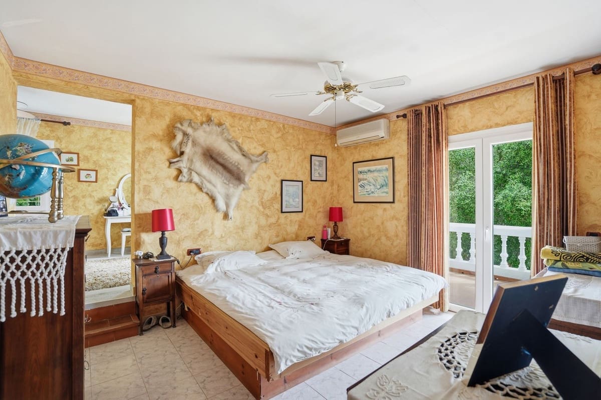 3 slaapkamer Villa te koop in La Cala de Mijas met zwembad - € 900.000 (Ref: 10019977)