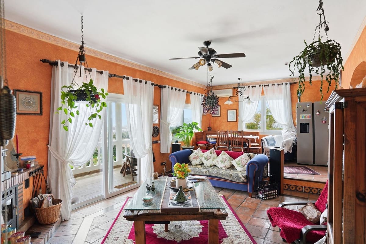 3 slaapkamer Villa te koop in La Cala de Mijas met zwembad - € 900.000 (Ref: 10019977)