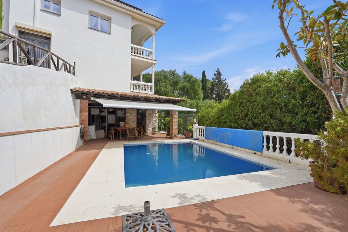 3 slaapkamer Villa te koop in La Cala de Mijas met zwembad - € 900.000 (Ref: 10019977)