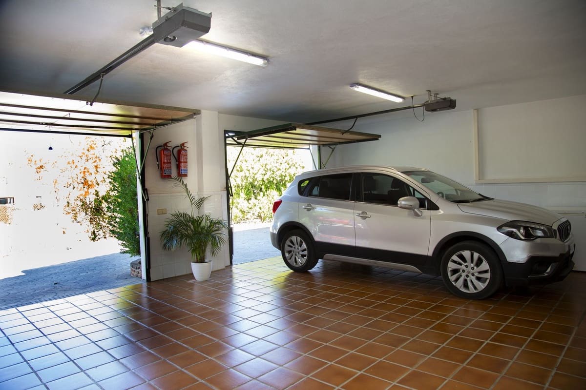 6 makuuhuone Huvila myytävänä paikassa La Cala Golf mukana uima-altaan 
autotalli - 2 600 000 € (Ref: 10019979)