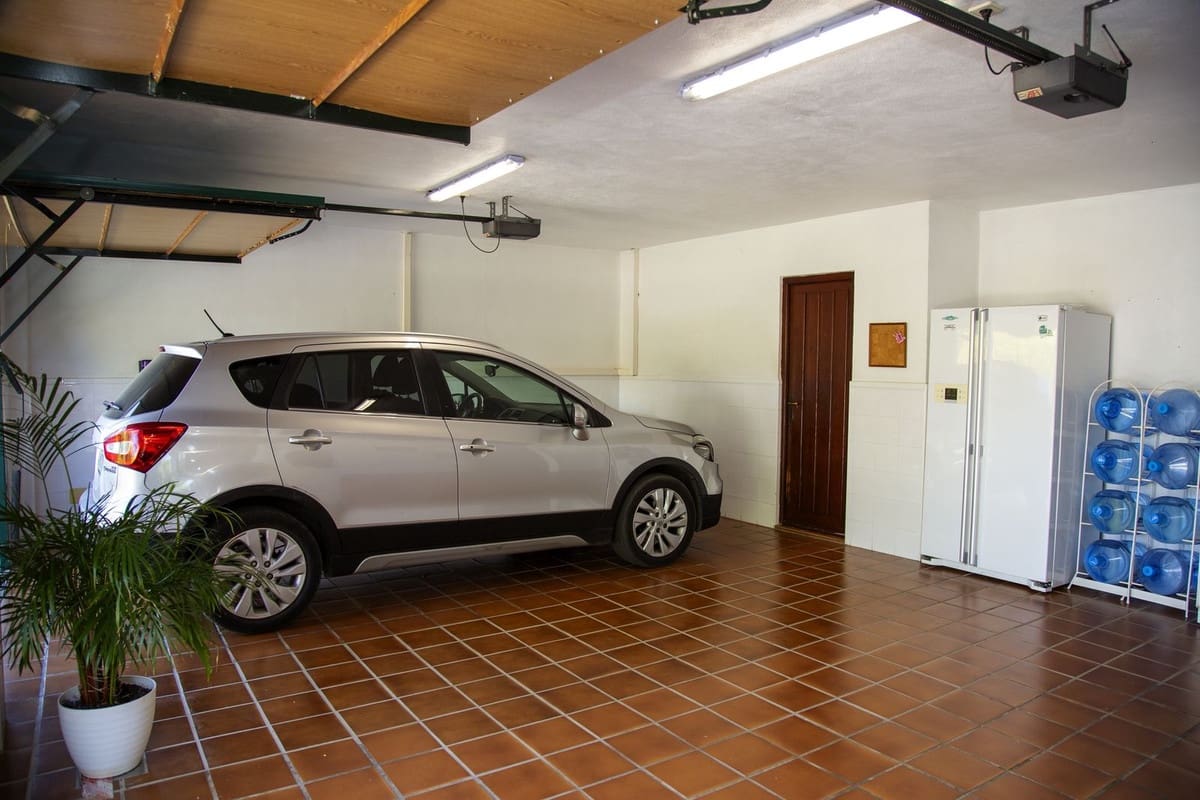 6 makuuhuone Huvila myytävänä paikassa La Cala Golf mukana uima-altaan 
autotalli - 2 600 000 € (Ref: 10019979)