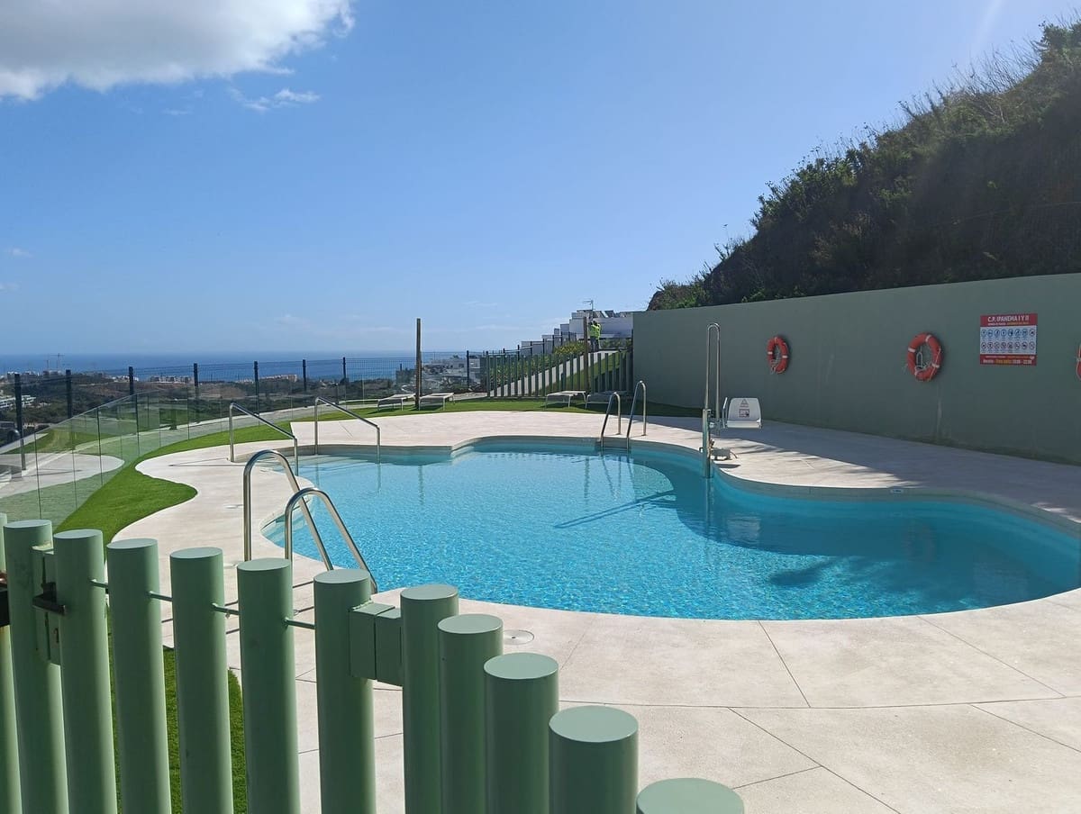 Apartamento de 2 habitaciones en La Cala de Mijas en venta con piscina - 785.000 € (Ref: 10019980)