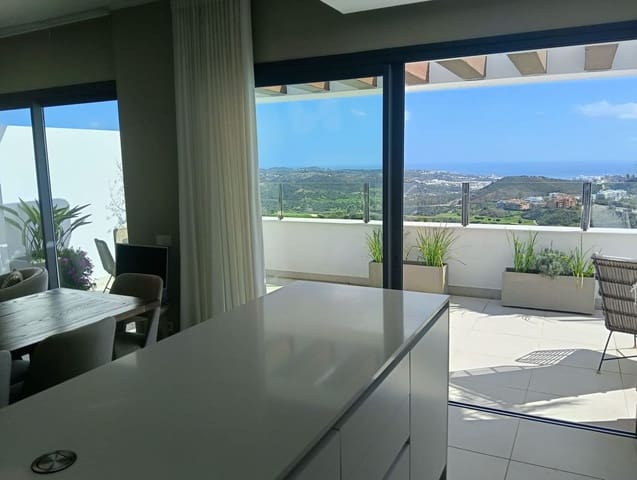 Apartamento de 2 habitaciones en La Cala de Mijas, Mijas en venta con piscina - 785.000 € (Ref: 10019980)
