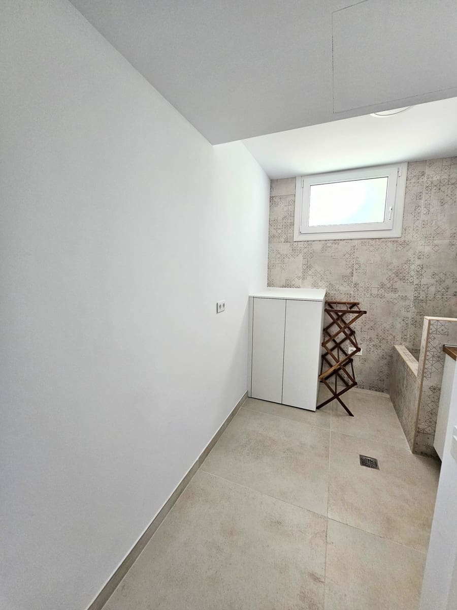 5 sovrum Villa till salu i La Cala de Mijas med garage - 1 590 000 € (Ref: 10019982)