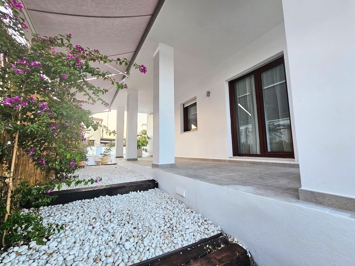5 sovrum Villa till salu i La Cala de Mijas med garage - 1 590 000 € (Ref: 10019982)