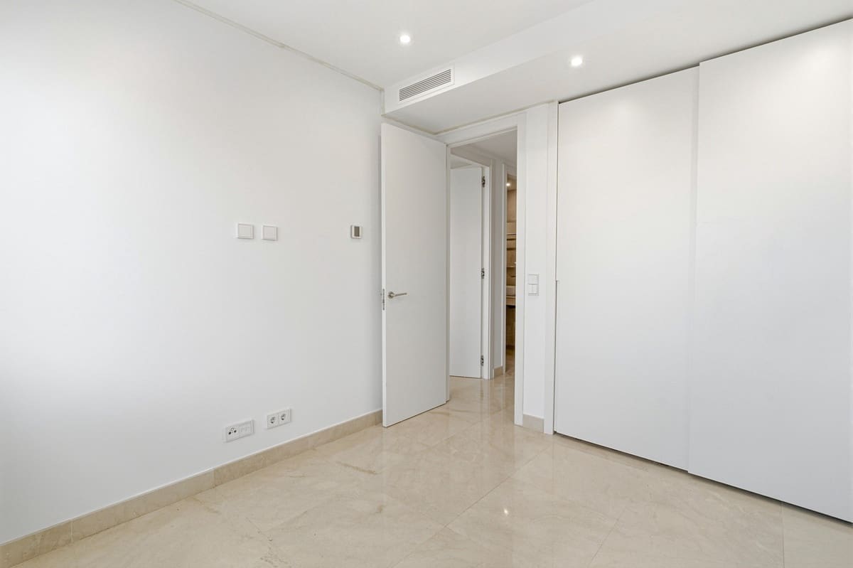 4 quarto Casa em Banda para venda em La Cala de Mijas com piscina - 1 195 000 € (Ref: 10019984)