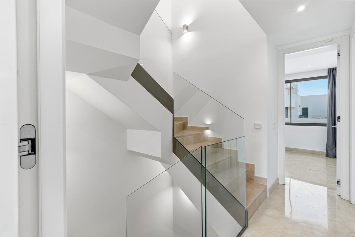4 quarto Casa em Banda para venda em La Cala de Mijas com piscina - 1 195 000 € (Ref: 10019984)