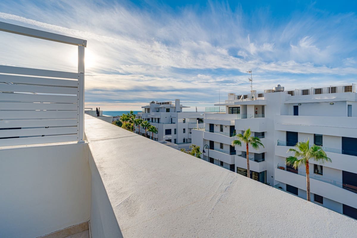 4 quarto Casa em Banda para venda em La Cala de Mijas com piscina - 1 195 000 € (Ref: 10019984)