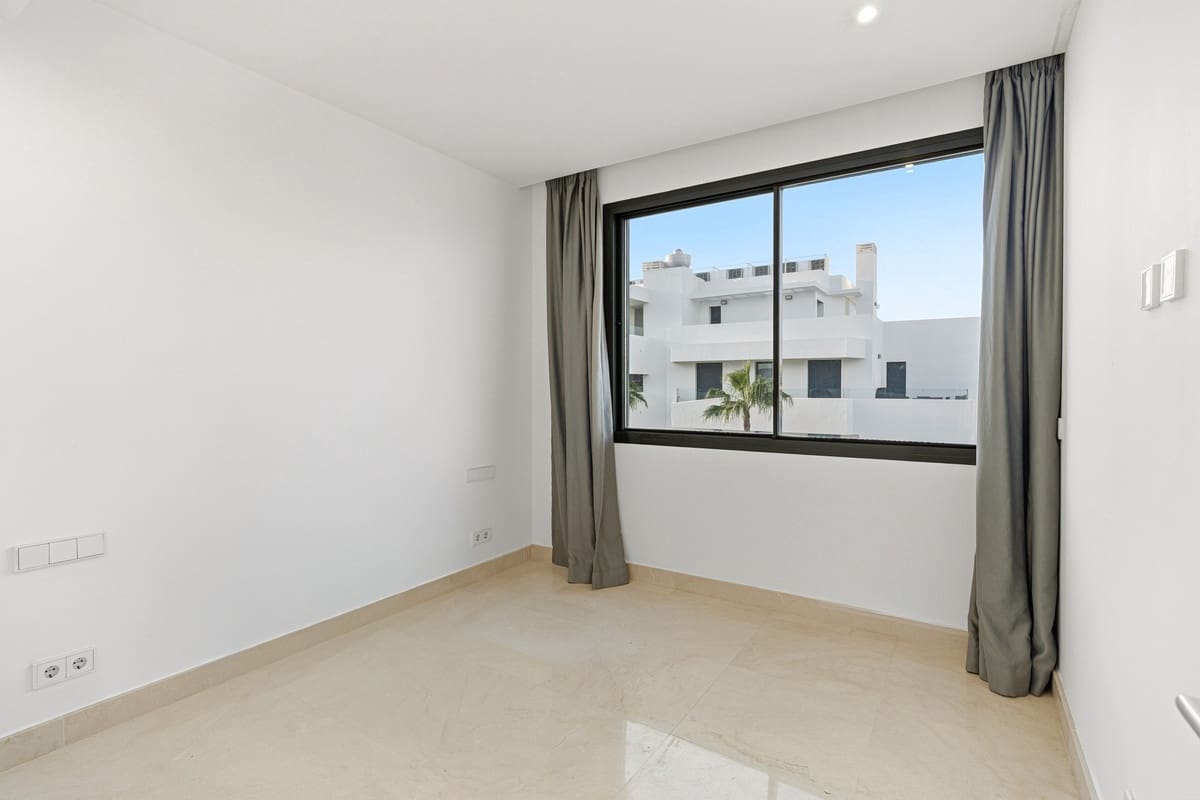 4 quarto Casa em Banda para venda em La Cala de Mijas com piscina - 1 195 000 € (Ref: 10019984)