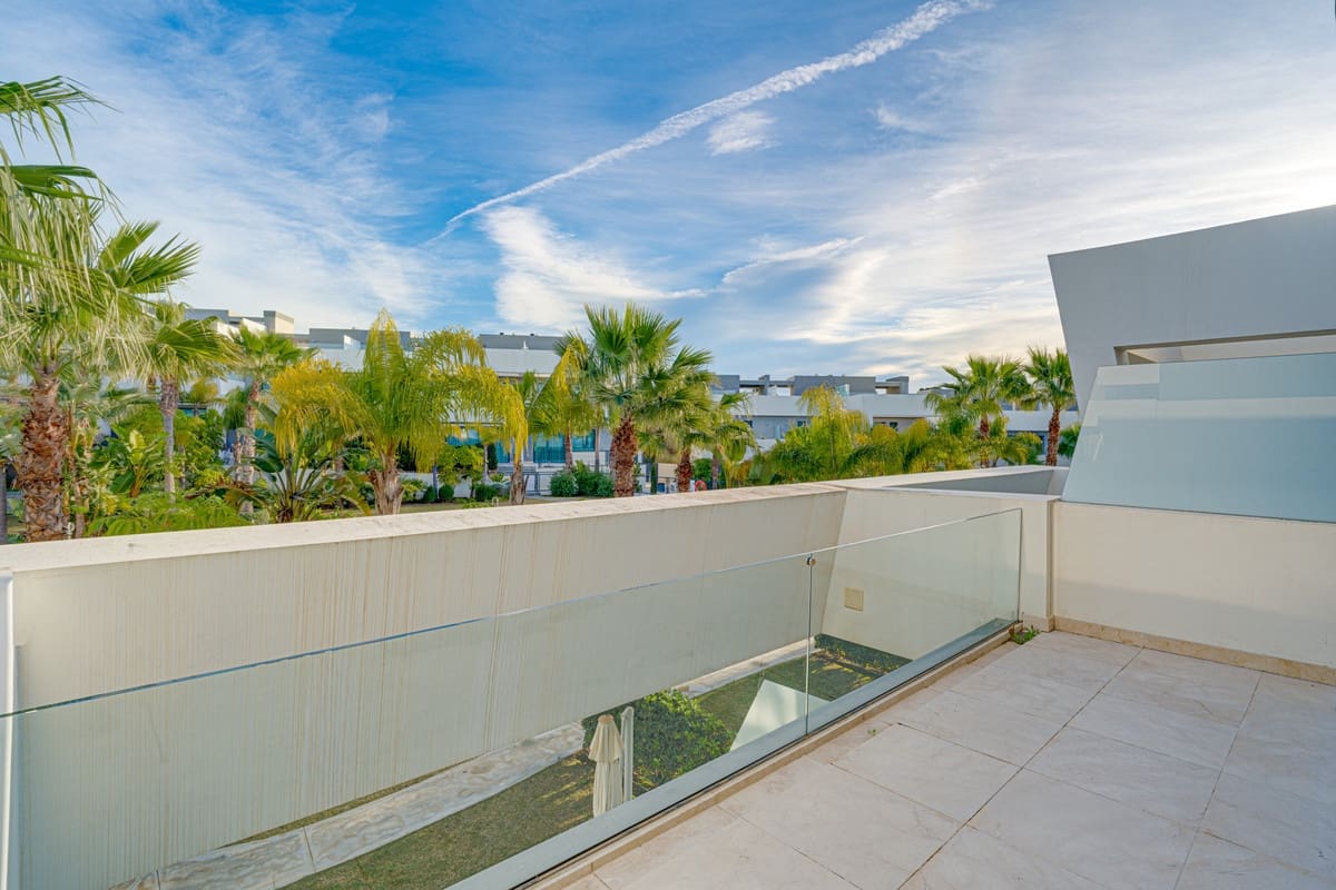 4 quarto Casa em Banda para venda em La Cala de Mijas com piscina - 1 195 000 € (Ref: 10019984)