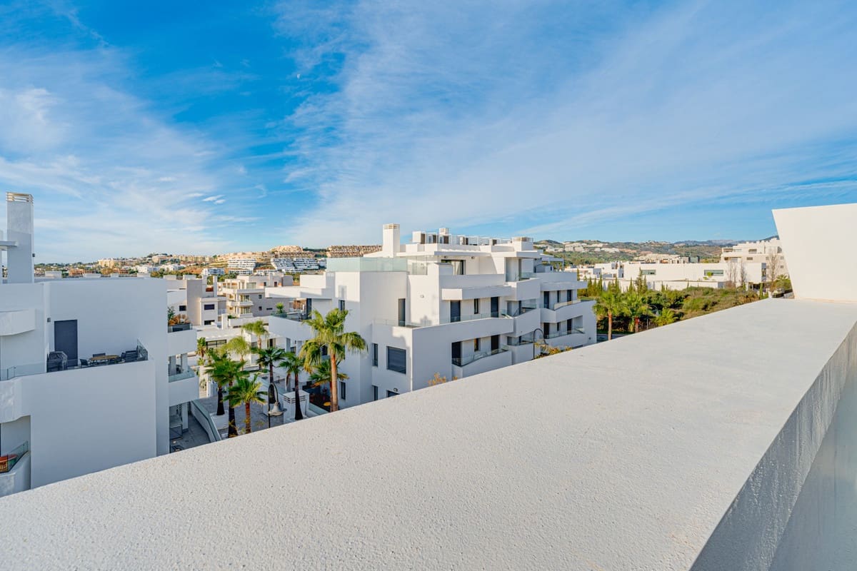 4 quarto Casa em Banda para venda em La Cala de Mijas com piscina - 1 195 000 € (Ref: 10019984)
