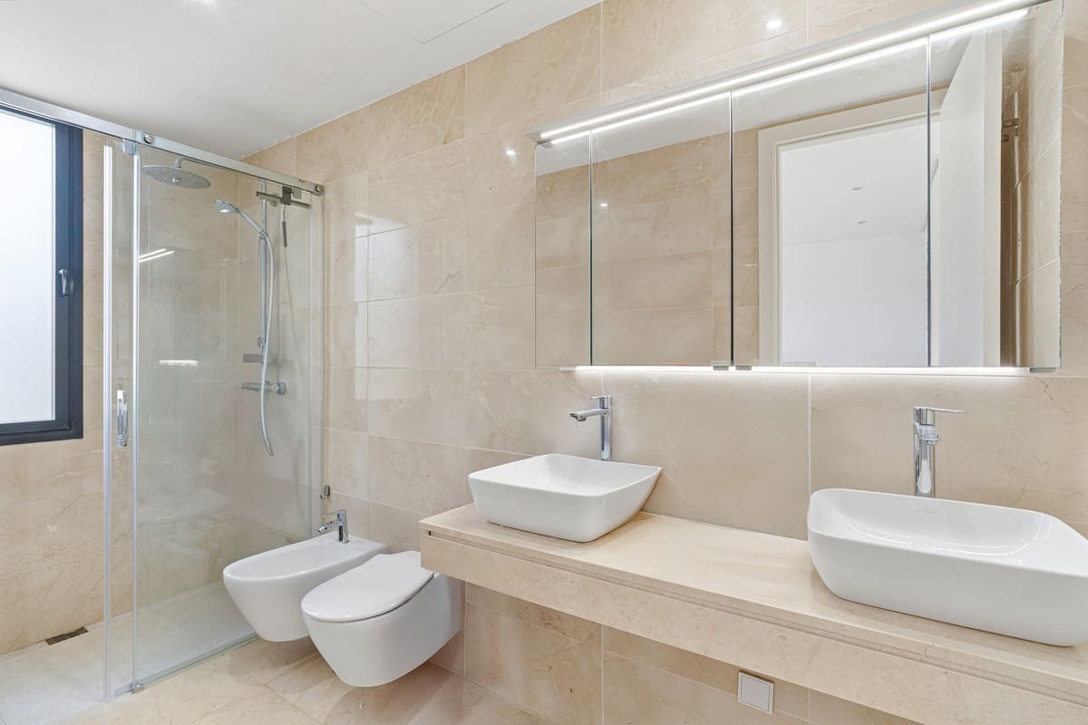 4 quarto Casa em Banda para venda em La Cala de Mijas com piscina - 1 195 000 € (Ref: 10019984)