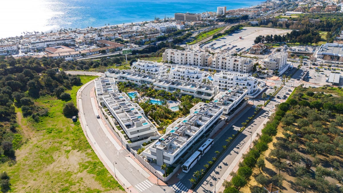 4 quarto Casa em Banda para venda em La Cala de Mijas com piscina - 1 195 000 € (Ref: 10019984)
