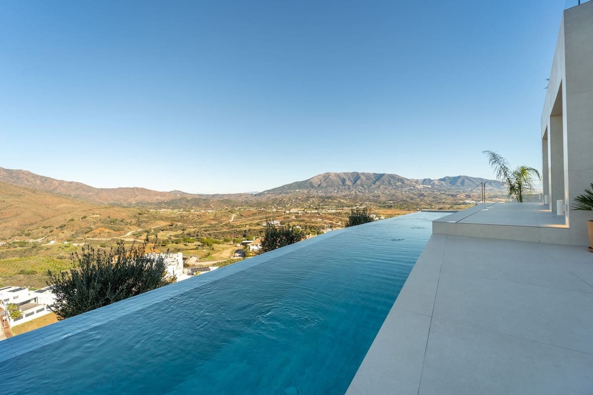 5 sovrum Villa till salu i La Cala Golf med pool garage - 3 100 000 € (Ref: 10019985)