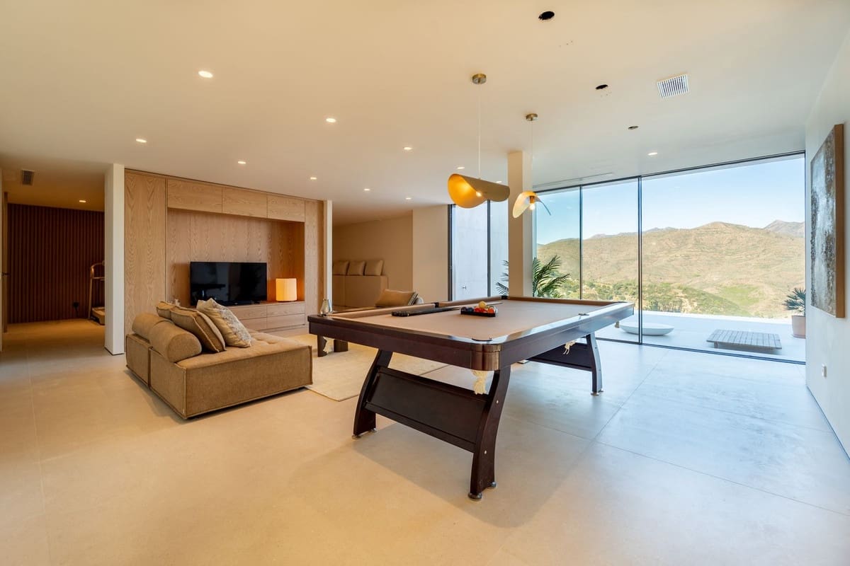 5 sovrum Villa till salu i La Cala Golf med pool garage - 3 100 000 € (Ref: 10019985)