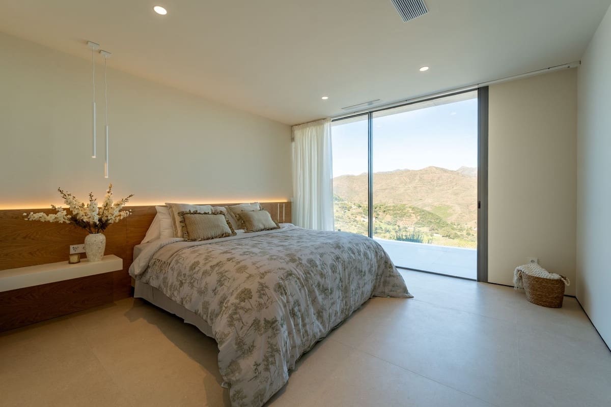 5 sovrum Villa till salu i La Cala Golf med pool garage - 3 100 000 € (Ref: 10019985)