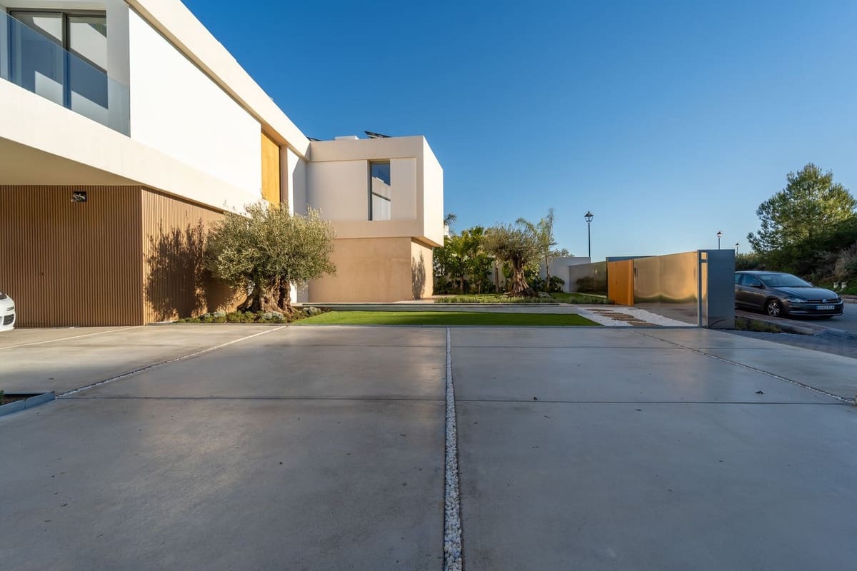 5 sovrum Villa till salu i La Cala Golf med pool garage - 3 100 000 € (Ref: 10019985)