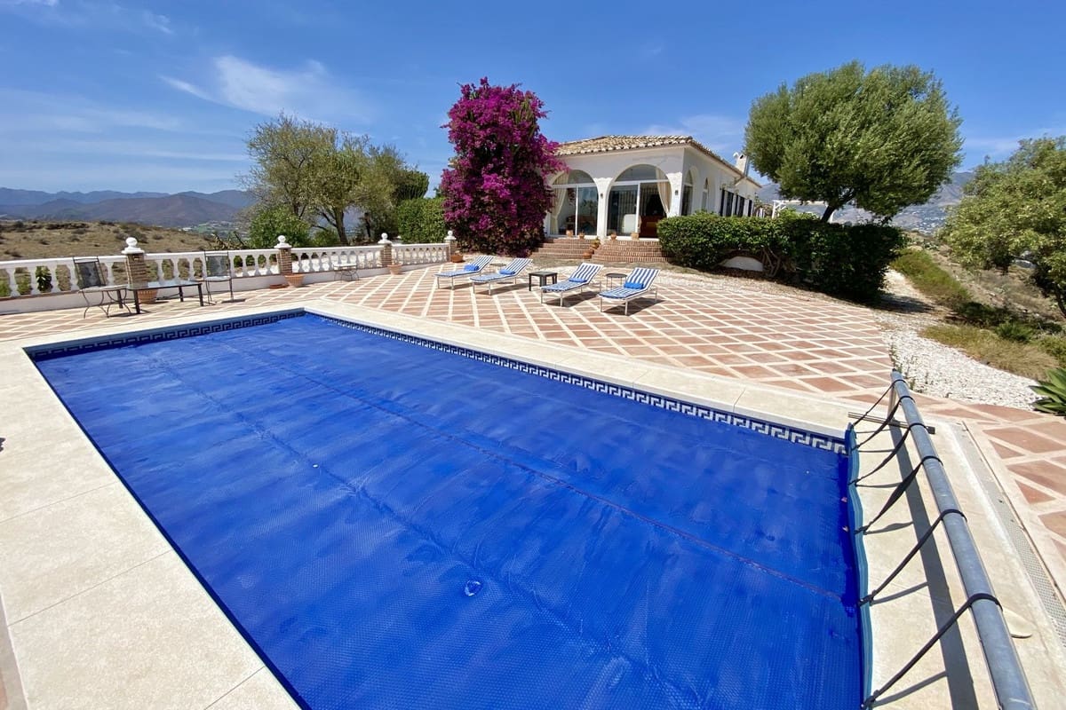 4 slaapkamer Villa te koop in La Cala de Mijas met zwembad - € 779.950 (Ref: 10019986)
