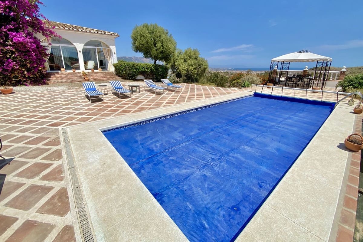 4 slaapkamer Villa te koop in La Cala de Mijas met zwembad - € 779.950 (Ref: 10019986)