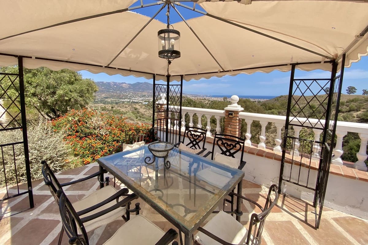 4 slaapkamer Villa te koop in La Cala de Mijas met zwembad - € 779.950 (Ref: 10019986)