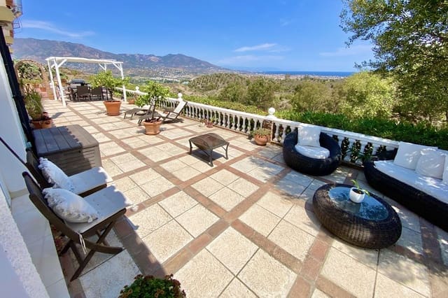 4 slaapkamer Villa te koop in La Cala de Mijas, Mijas met zwembad - € 779.950 (Ref: 10019986)