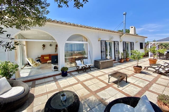 4 slaapkamer Villa te koop in La Cala de Mijas, Mijas met zwembad - € 779.950 (Ref: 10019986)