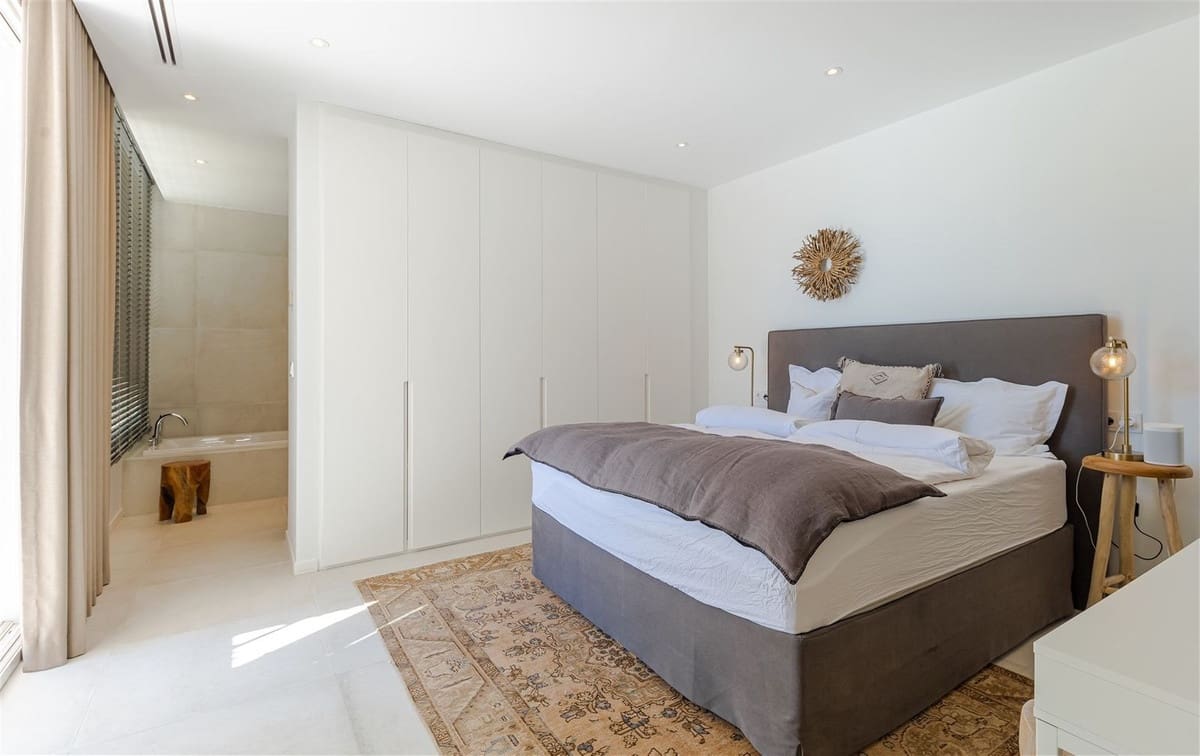 Chalet de 9 habitaciones en Riviera del Sol en venta con piscina garaje - 2.925.000 € (Ref: 10019987)