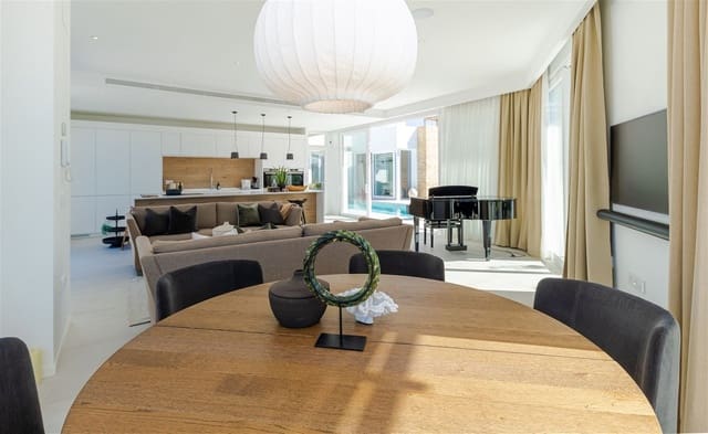Chalet de 9 habitaciones en Riviera del Sol, Mijas en venta con piscina garaje - 2.925.000 € (Ref: 10019987)