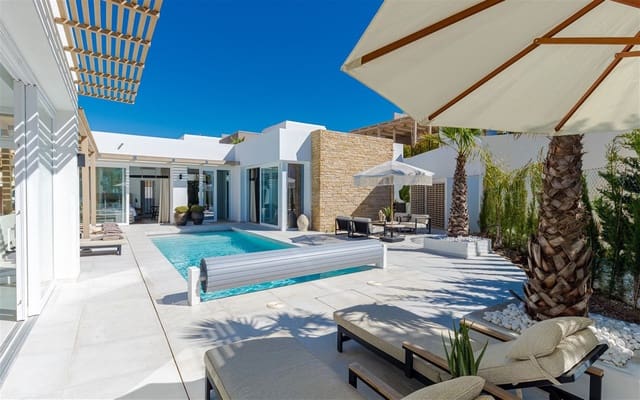 Chalet de 9 habitaciones en Riviera del Sol, Mijas en venta con piscina garaje - 2.925.000 € (Ref: 10019987)