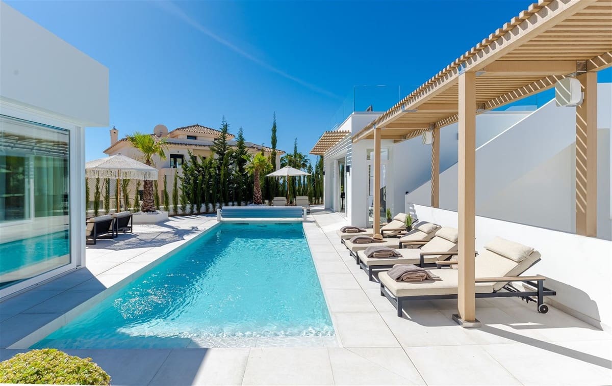 Chalet de 9 habitaciones en Riviera del Sol en venta con piscina garaje - 2.925.000 € (Ref: 10019987)