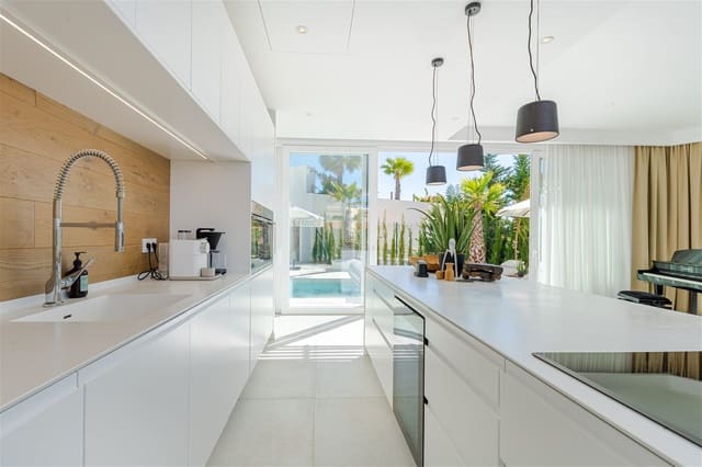 Chalet de 9 habitaciones en Riviera del Sol, Mijas en venta con piscina garaje - 2.925.000 € (Ref: 10019987)