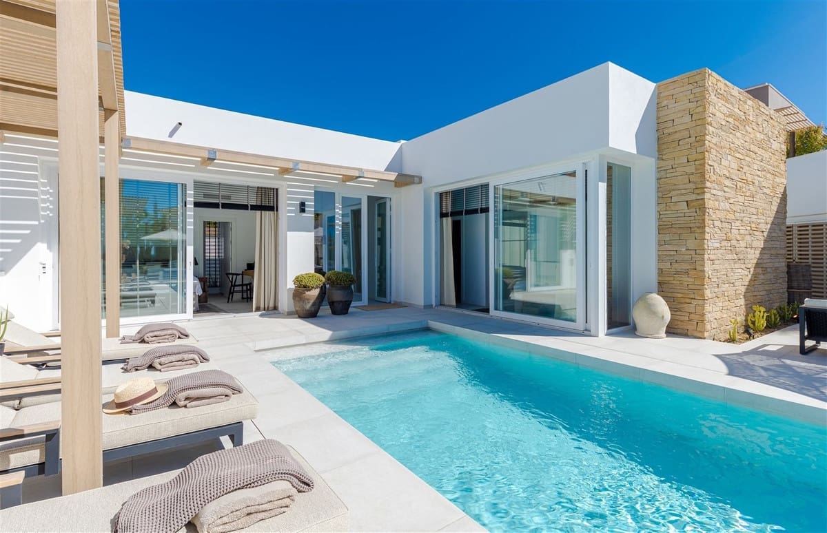 Chalet de 9 habitaciones en Riviera del Sol en venta con piscina garaje - 2.925.000 € (Ref: 10019987)