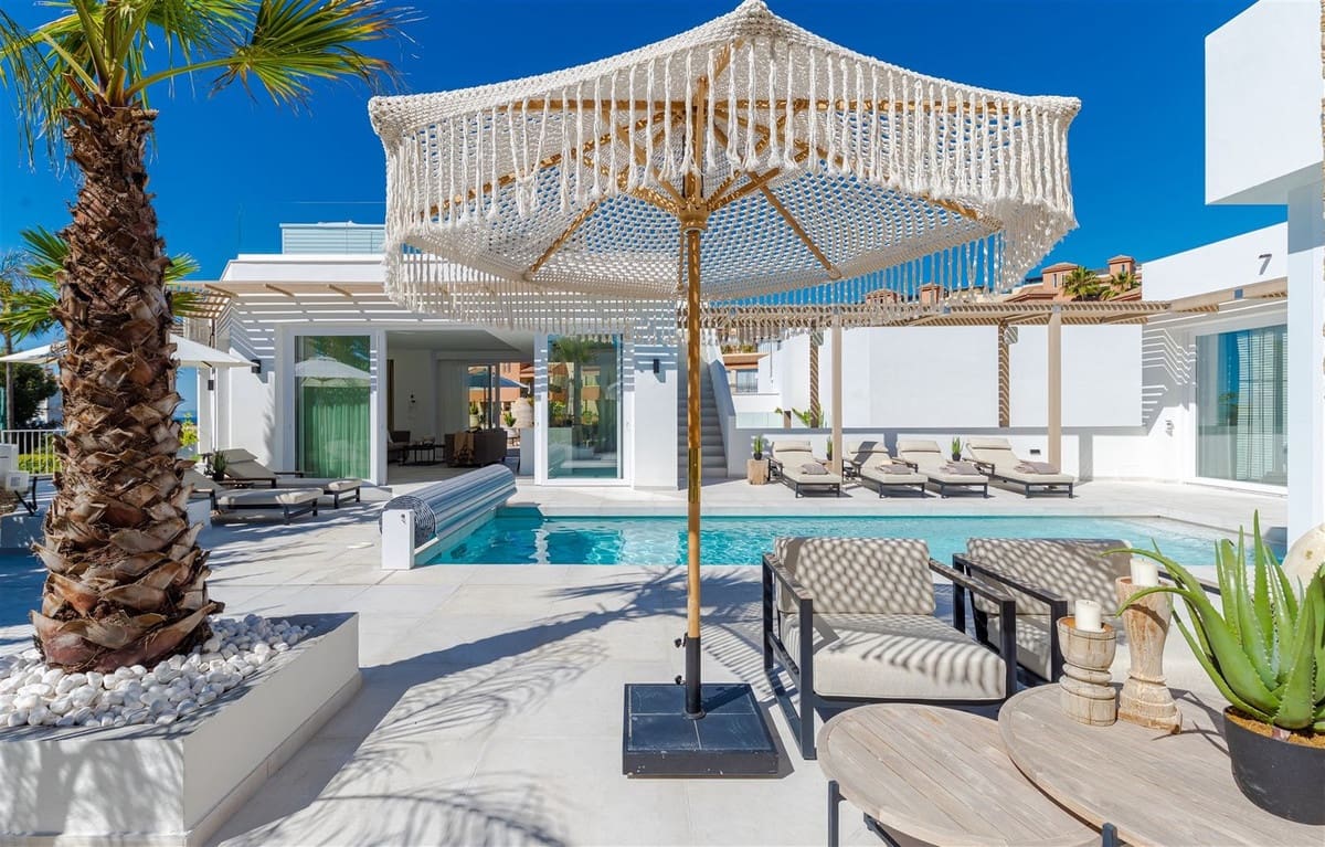 Chalet de 9 habitaciones en Riviera del Sol en venta con piscina garaje - 2.925.000 € (Ref: 10019987)