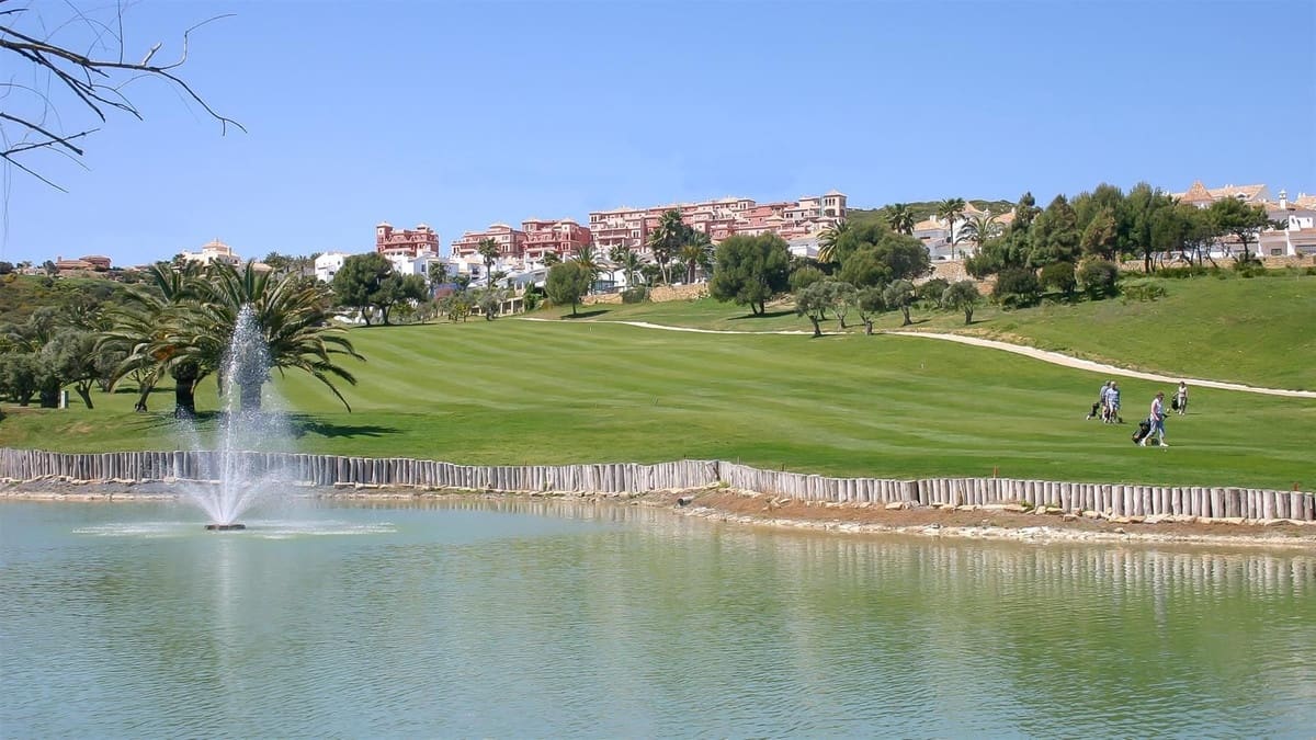 3 quarto Apartamento para venda em La Duquesa / Puerto de la Duquesa - 320 000 € (Ref: 10021733)