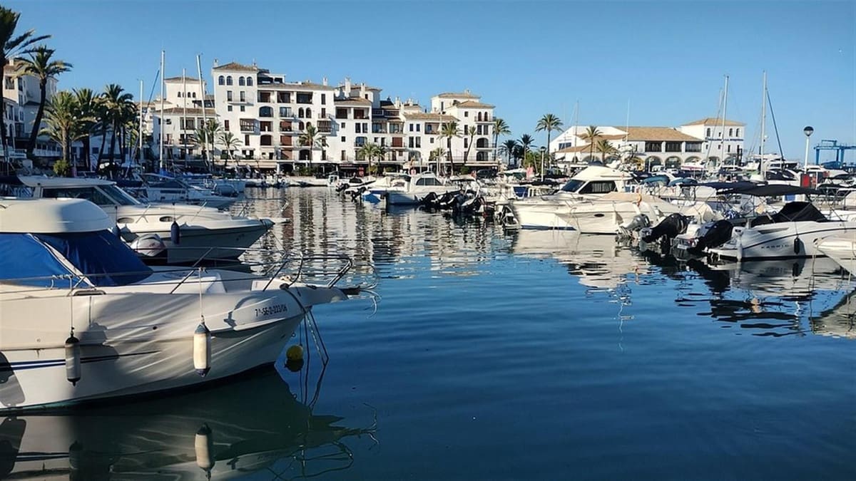 3 quarto Apartamento para venda em La Duquesa / Puerto de la Duquesa - 320 000 € (Ref: 10021733)