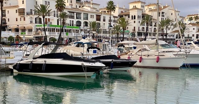 3 quarto Apartamento para venda em La Duquesa / Puerto de la Duquesa, Manilva - 320 000 € (Ref: 10021733)